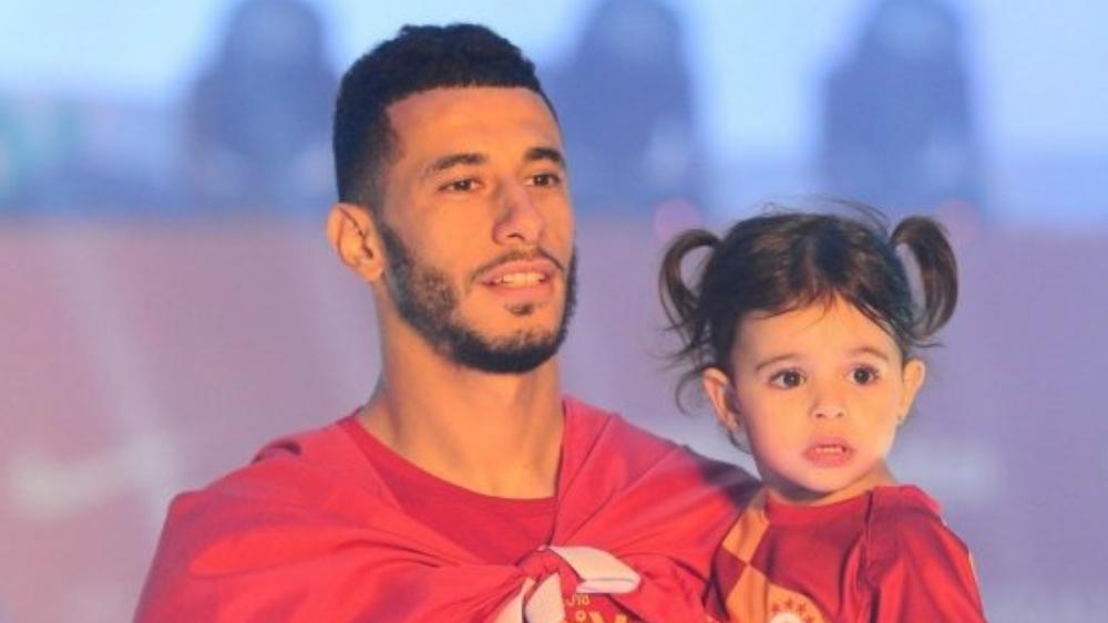 بلهندة: "مسرور في غلطة سراي .. ولا أُريد الذَّهاب لإنجلترا"