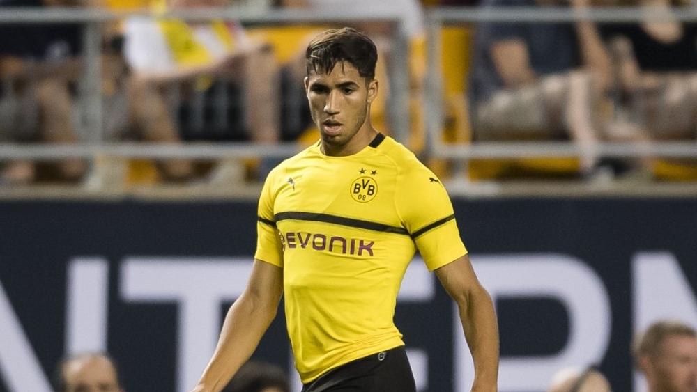 موقع "البوندسليغا" يُعرِّف بحكيمي ويُعَدِّدُ صِفاته الكروية