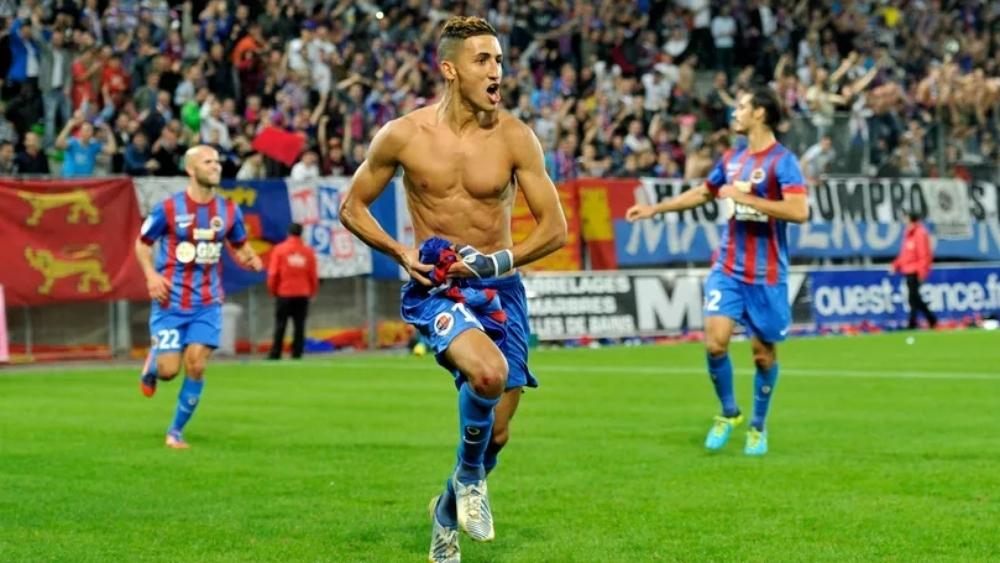 فيصل فجر في فرنسا للتوقيع لناديه الجديد