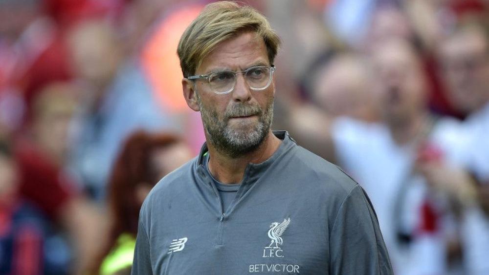 كلوب يعترف بوجود أزمة في دفاع ليفربول