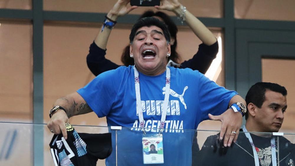 مارادونا: أشعر بخيبة أمل لغيابي عن ترشيحات تدريب "التانجو"