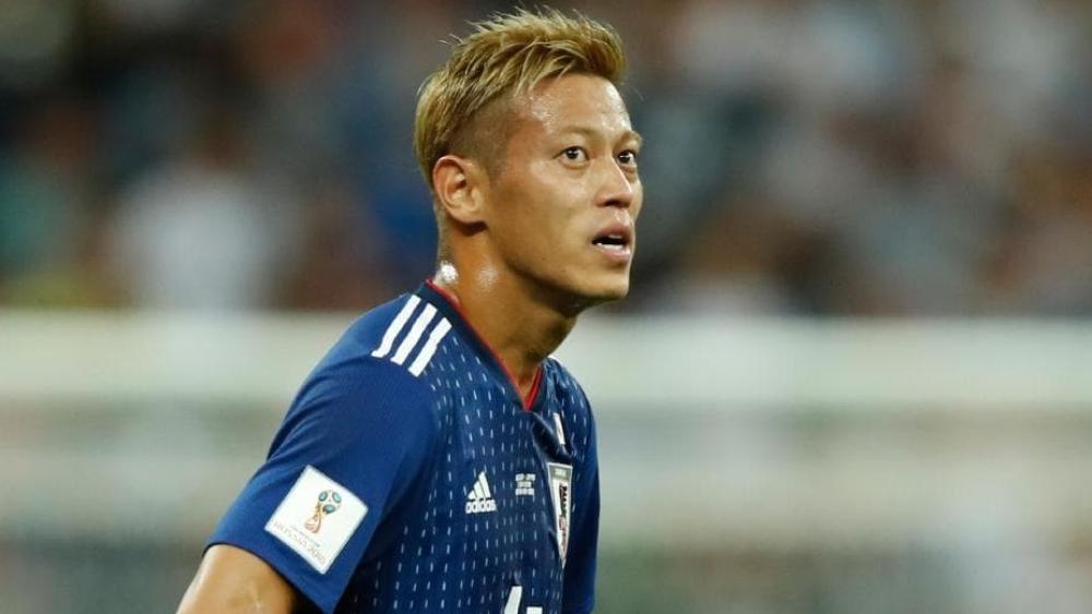 هوندا يدرب منتخب كمبوديا ويلعب في فريق أسترالي