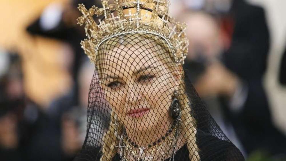 كرة القدم تُجبر "مادونا" على العيش في البرتغال