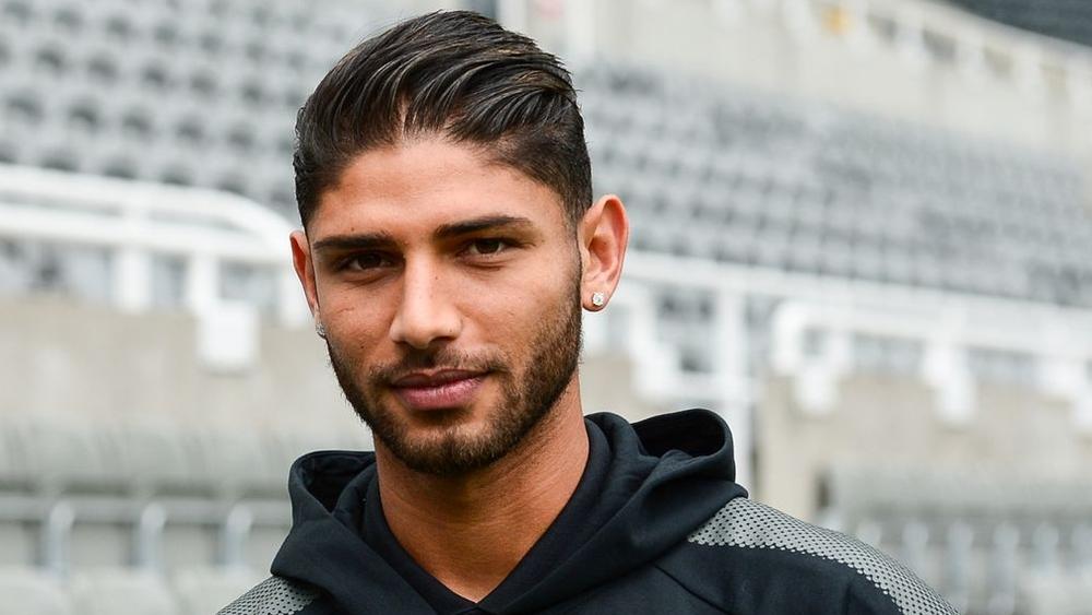 نيوكاسل يُسارع الزَّمن للتخلًّص من أشرف لزعر