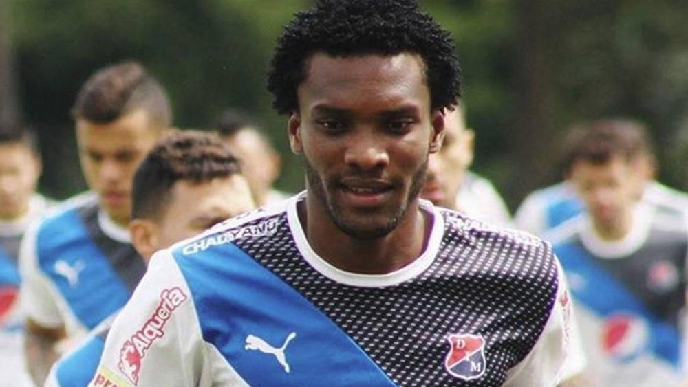 ديبورتيفو لاكورونيا يقترب من ضم لاعب كولومبي