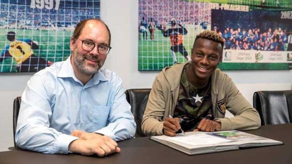 تقرير خاص | كيف منعت تصاريح العمل حمزة منديل من الانتقال لـ آرسنال؟