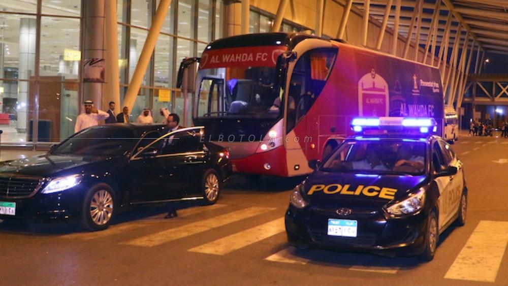 شاهد بالصور | مراد باتنة ومطر في مطار القاهرة مع نجوم الوحدة