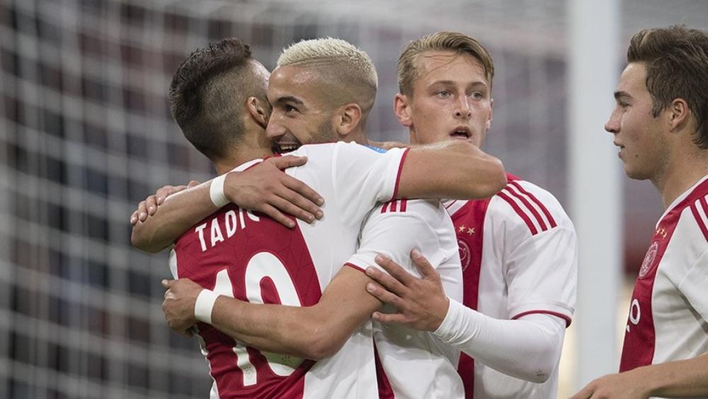 زياش يتألق مع أياكس ويحصل على تنقيط 10/10