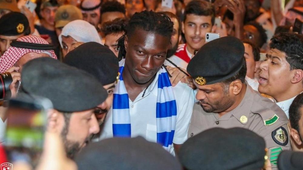 بالصور | الفرنسي جوميز يصل الرياض لبدء مشواره مع الهلال