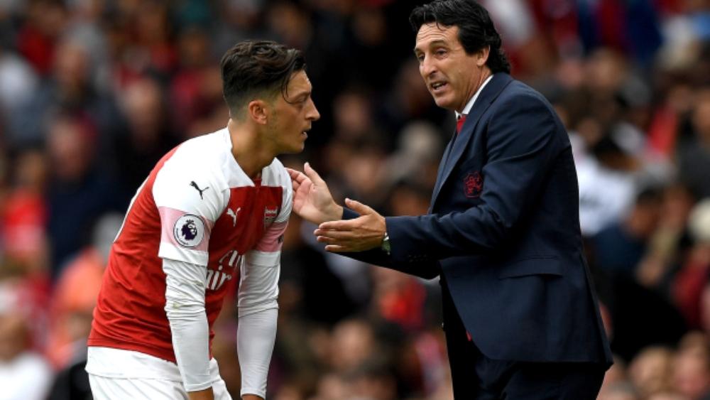 إيمري: أوزيل مريض.. والطبيب يؤكد ذلك