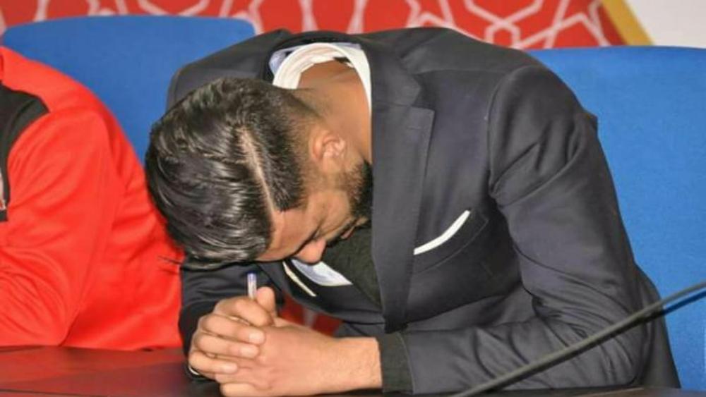 الكاتب العام للكوكب يتسبب في فوضى بغرفة ملابس الفريق