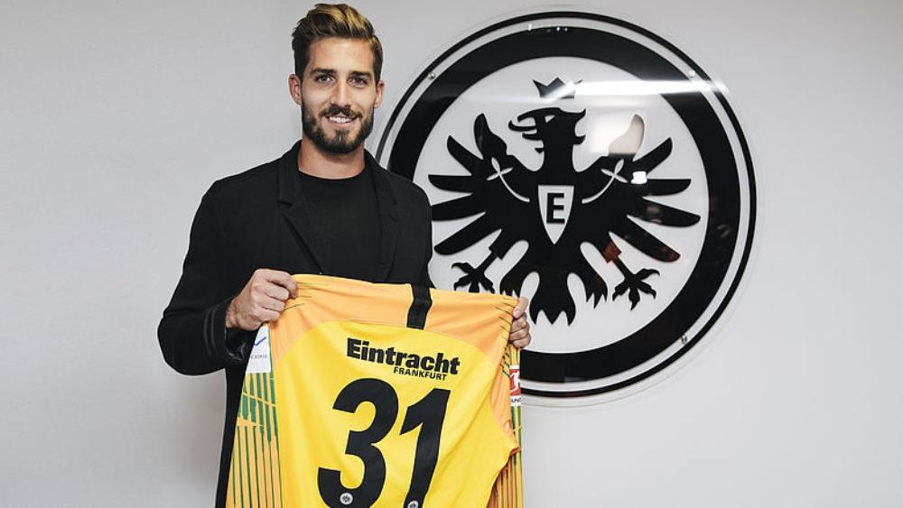 رسميا: باريس سان جرمان يعير حارسه تراب إلى آينتراخت فرانكفورت