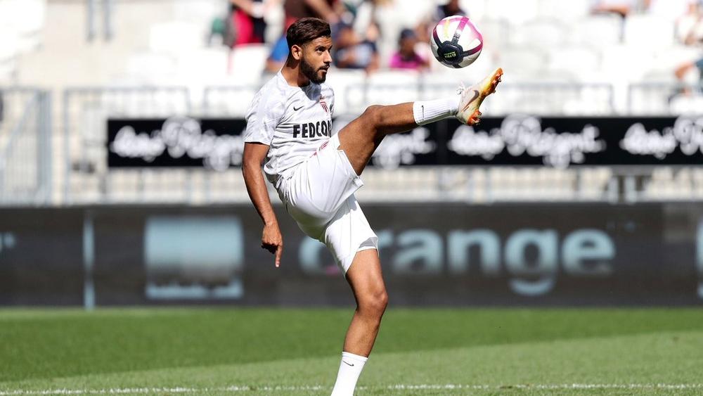 أيت بناصر يكسِبُ رِهَانَهُ الفردي في أول ظهور رسمي