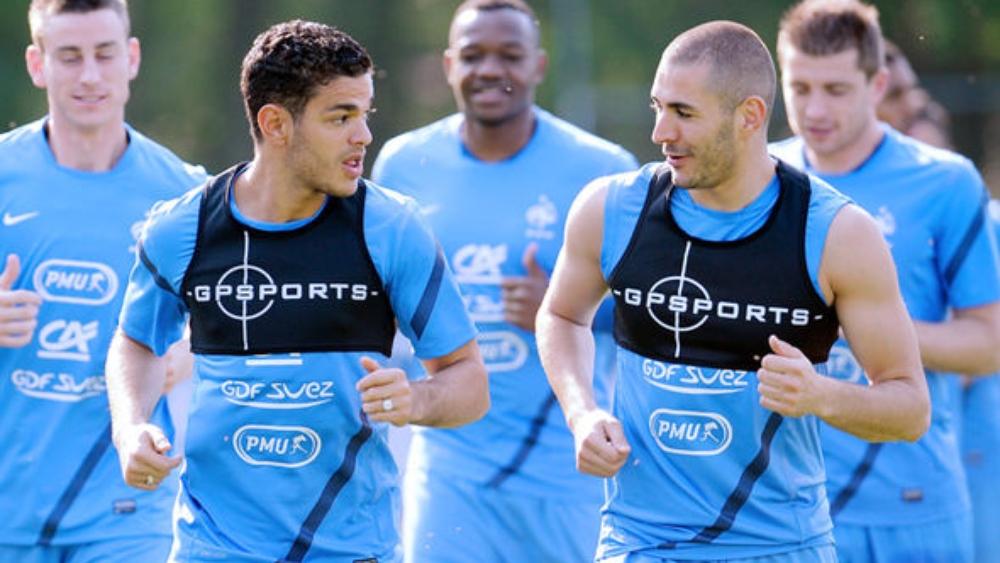 صحيفة | بيريز رفض الانصياع لنصيحة بنزيمة بالتعاقد مع بن عرفة