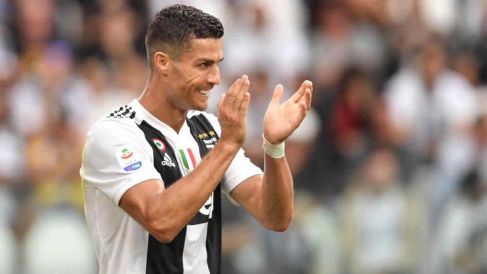 رونالدو يعود لمسابقته المفضلة بألوان "بيانكونيري"