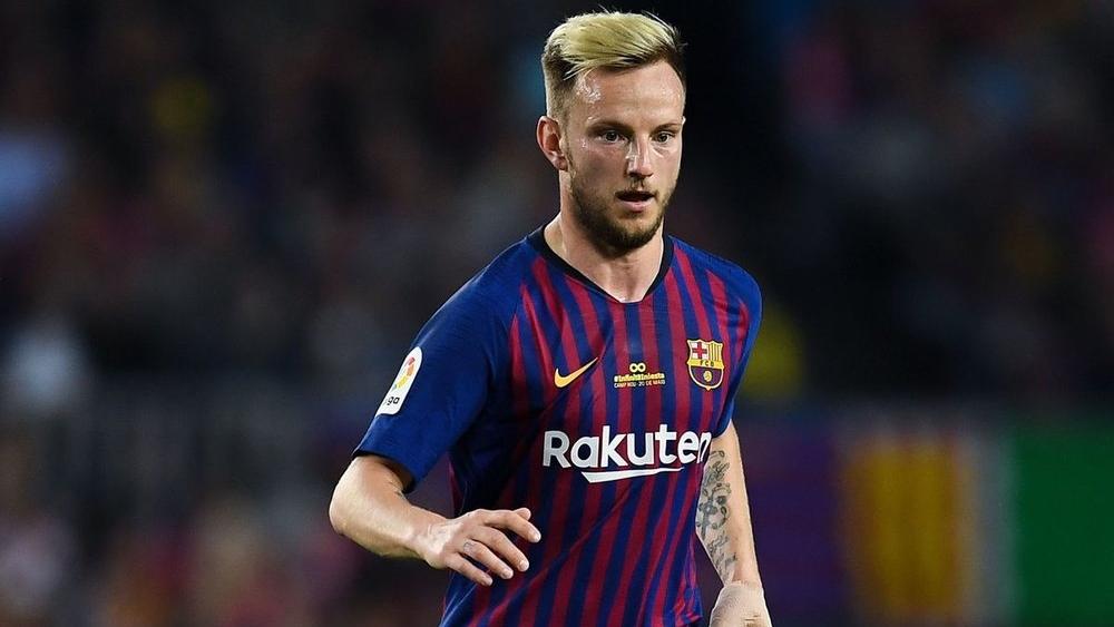 بيرلو: "الإنتر بحاجة للتعاقد مع نجم برشلونة"