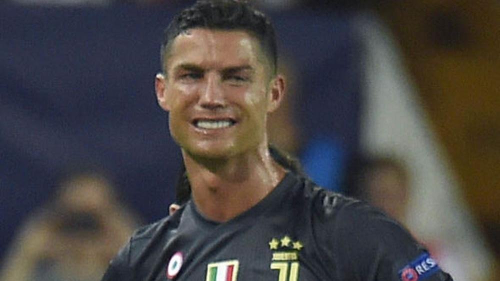 أرقام | رونالدو يتلقى الطرد الحادي عشر في مسيرته