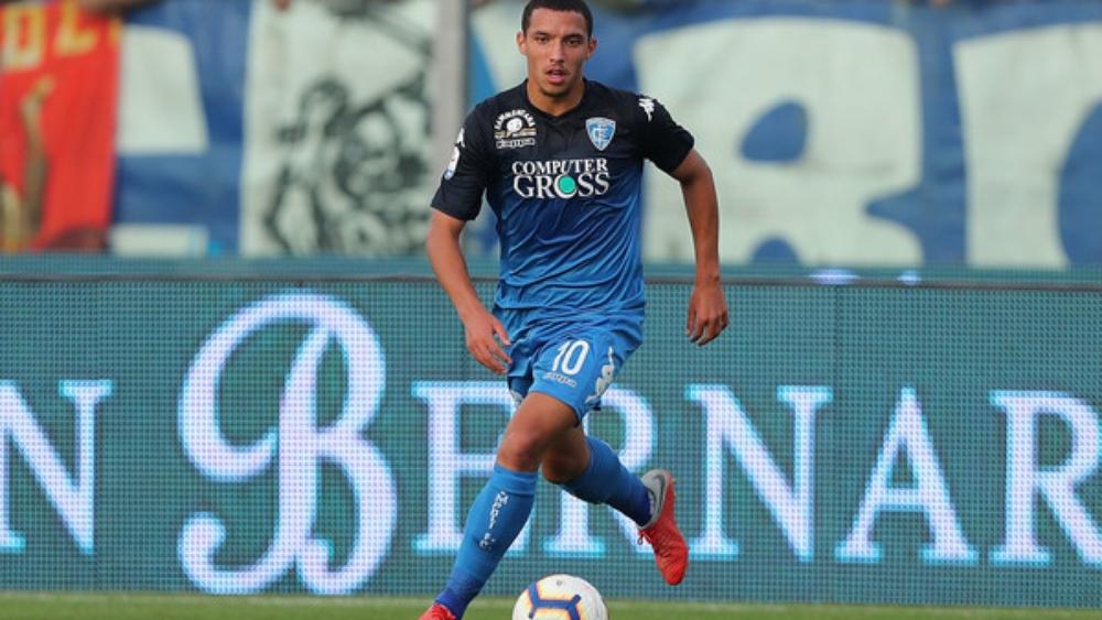 الصلاة تؤخر الدفع بـ لاعب في "الكالتشيو" لـ 14 دقيقة