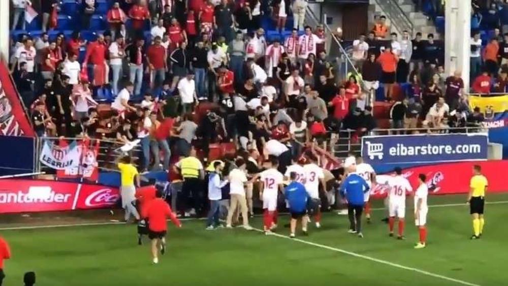 جماهير إشبيلية تنجو من "كارثة" مُحققة