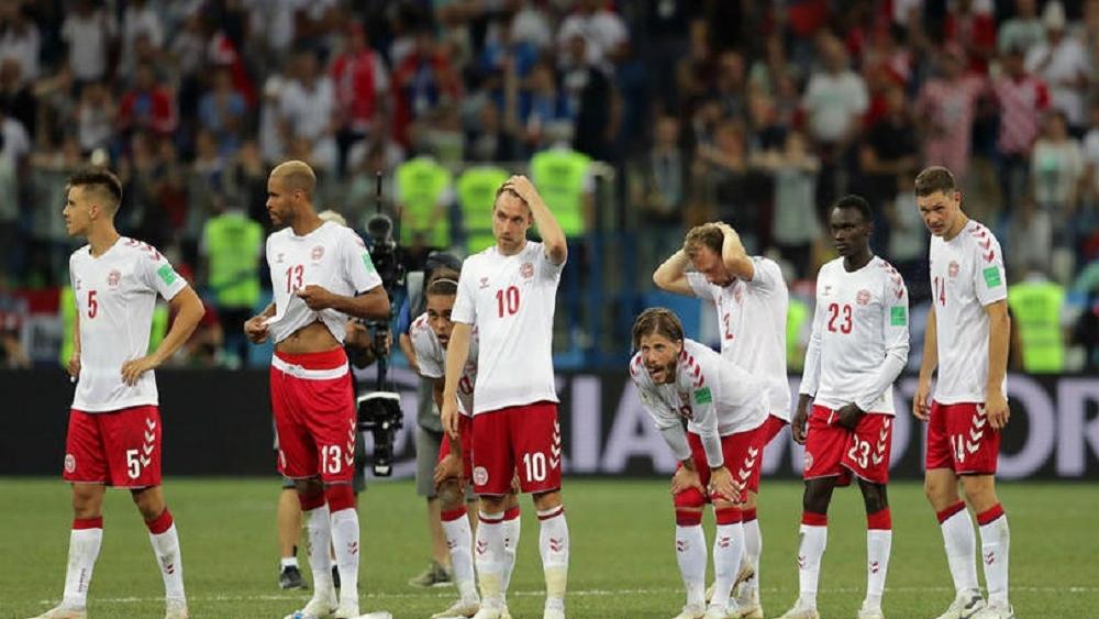 المنتخب الدنماركي يتراجع عن الاستعانة بلاعبي الصالات