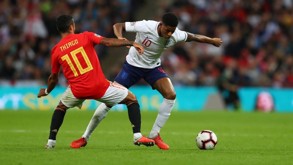 تقديم | إنجلترا بوابة إسبانيا لحسم التأهل المبكر إلى اليورو