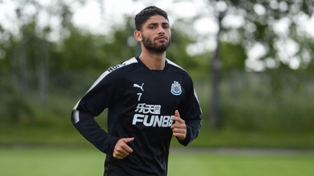 جنوى يُجدِّد اهتمامه بلزعر تمهيداً لانتدابه شتاءً