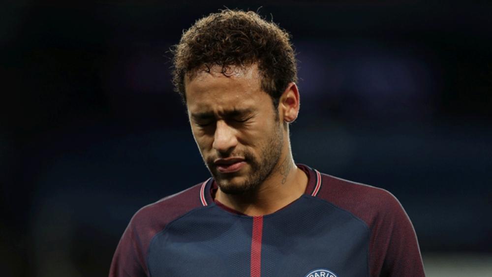 نيمار أَصابه النَّدم ويستجدي برشلونة لإعادته إلى "الكامب نو"