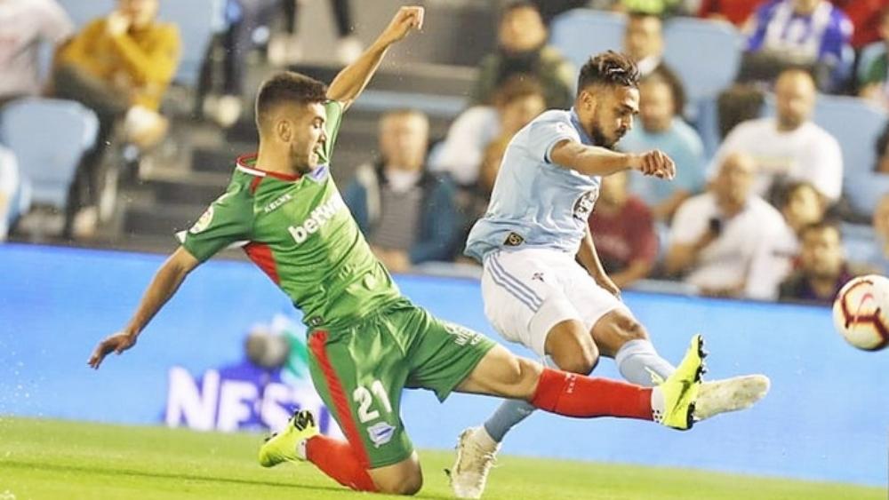 بوفال يواصل إظهار فنياته.. والجماهير تنتقد قرار المدرب باستبداله