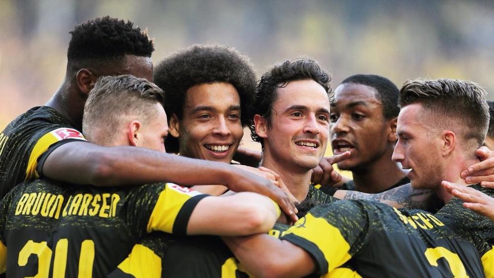 بتواجد حكيمي، دورتموند يسحق شتوتجارت ويحافظ على صدارة الـ'بوندسليغا'