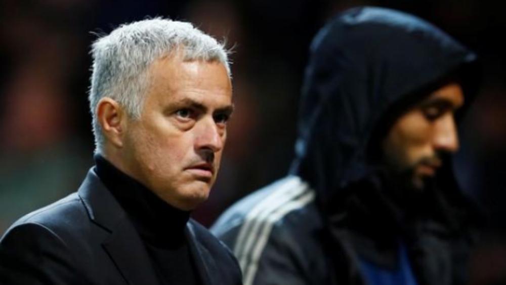 مورينيو: لوكاكو الحالي عبء على الفريق، ولكنه سيعود