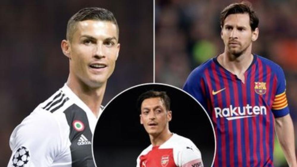 أوزيل يضع ميسي ورونالدو في مكانة خاصة