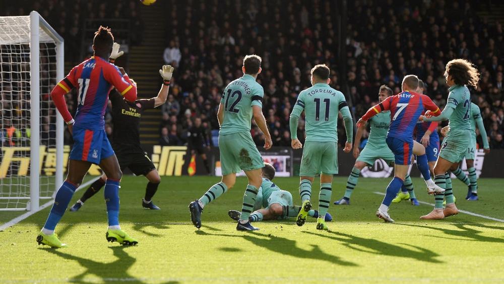 لماذا لم يقف لاعبو آرسنال دقيقة حداد على مالك ليستر؟