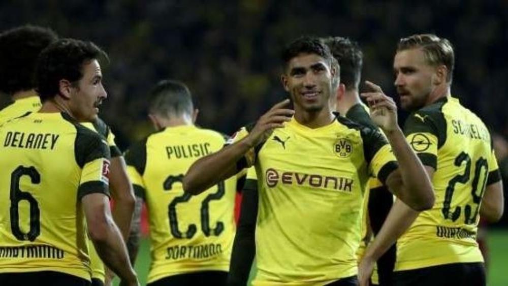 أرقام حكيمي تؤكد ازدهاره مع دورتموند