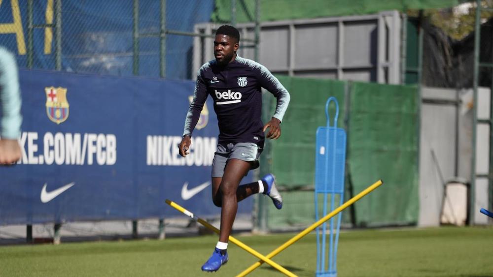 أومتيتي يظهر في تداريب برشلونة بعد شهر من الغياب