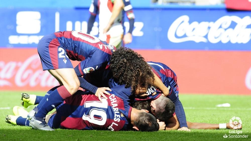 إيبار يتغلب على ألافيس ويحرمه من وصافة الليجا