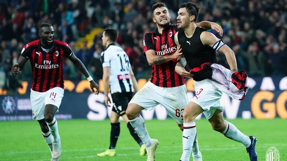 ميلان يقتنص المركز الرابع بالوقت القاتل