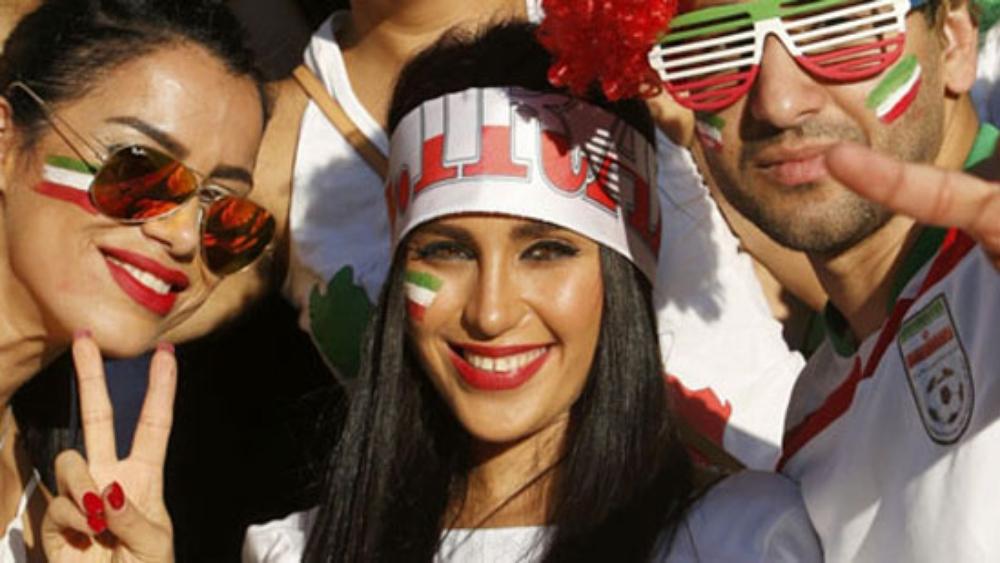 إيران تسمح لـ300 فتاة بحضور نهائي دوري أبطال آسيا