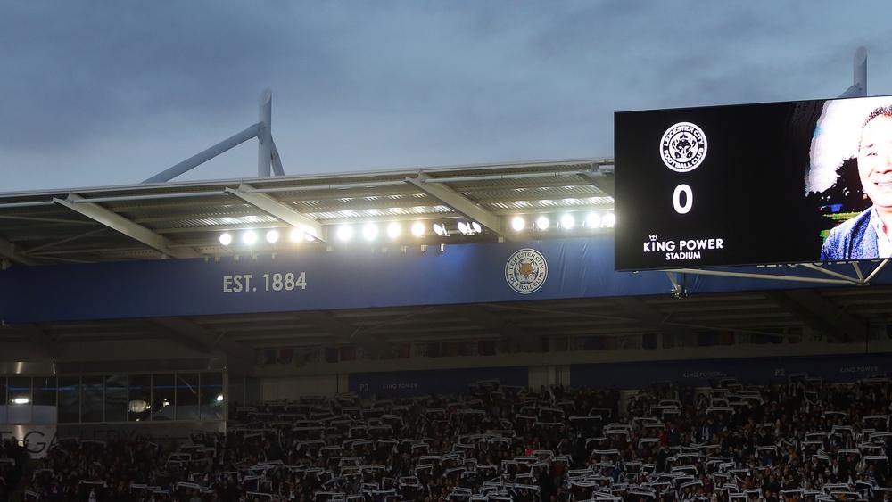 شاهد | كيف خلدت جماهير ليستر ذكرى مالكها في الكينج باور؟