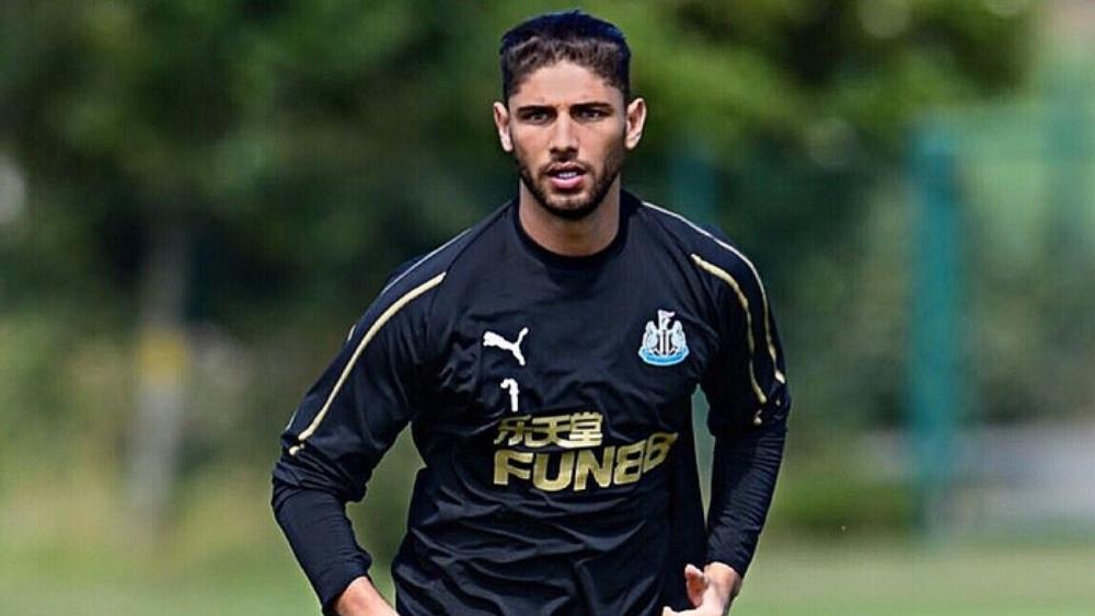 جنوى يحاول إنقاذ لزعر من "جحيم نيوكاسل"