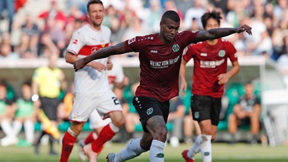 هانوفر يستبعد والاس بسبب مرض معدي