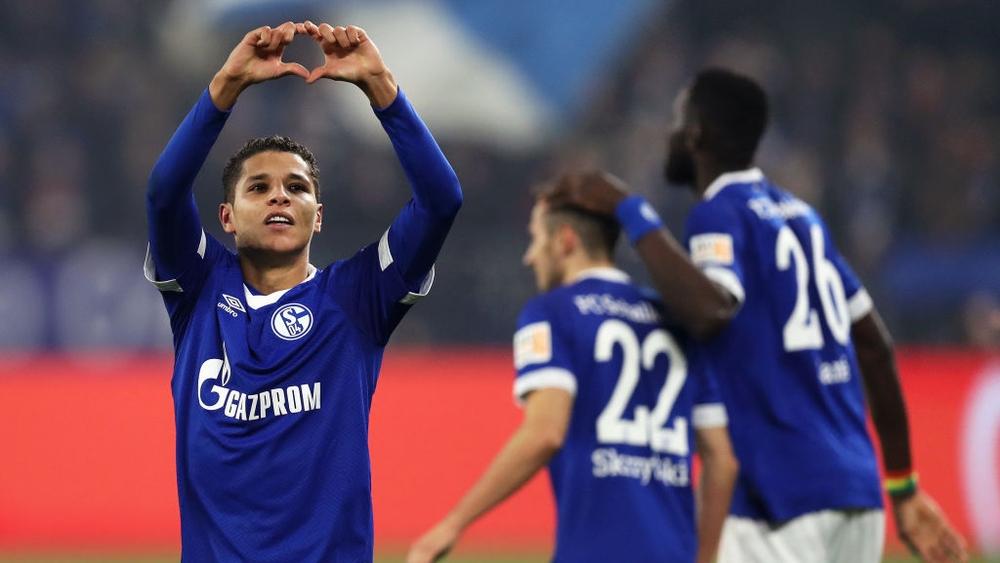 شالكه ينتصر بخماسية.. وحاريث يعود للتوهج ومعانقة الشباك