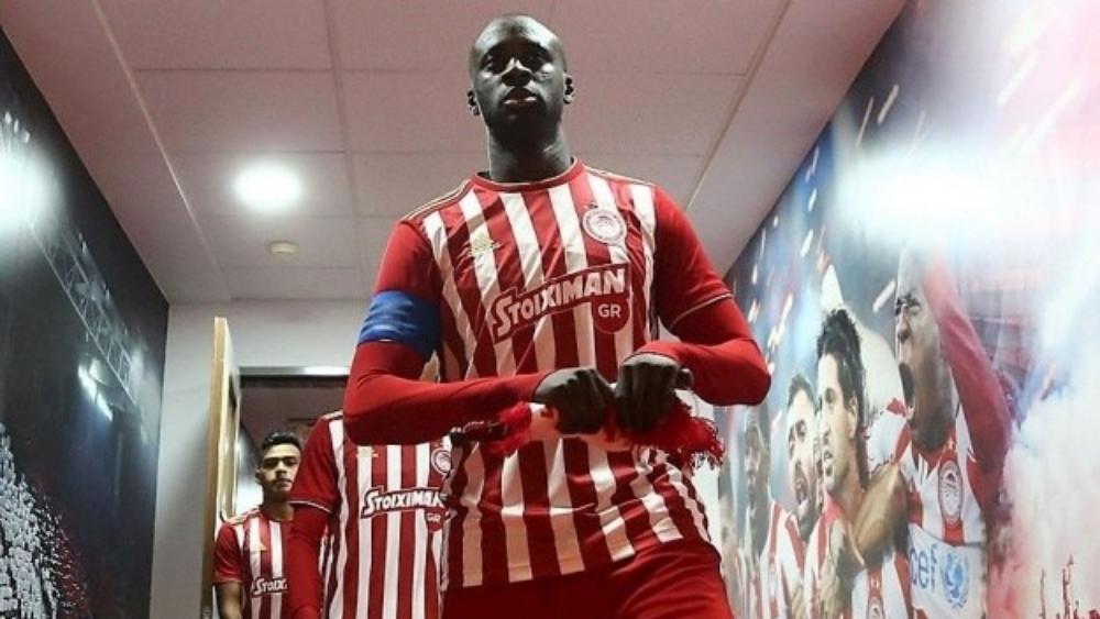 يايا توريه يقترب من الرحيل عن أولمبياكوس