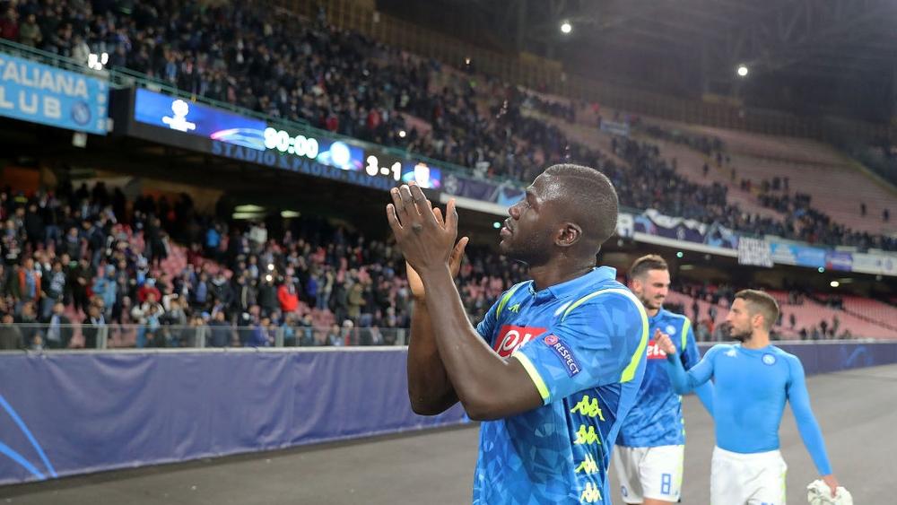 رئيس نابولي: مانشستر يونايتد قدم عرضًا لكوليبالي