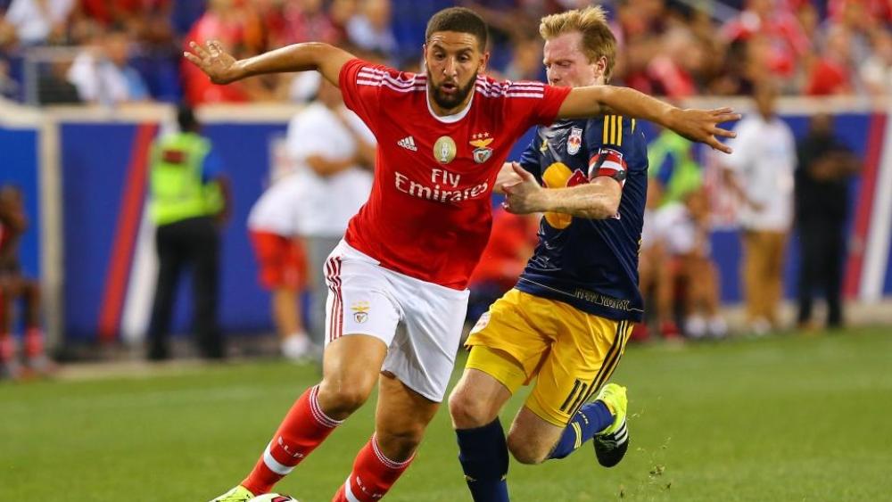 "الشامبيونشيب" يفتح أبوابه لتاعرابت .. ومُدرب إنجليزي مُلِحٌّ على ضم المغربي