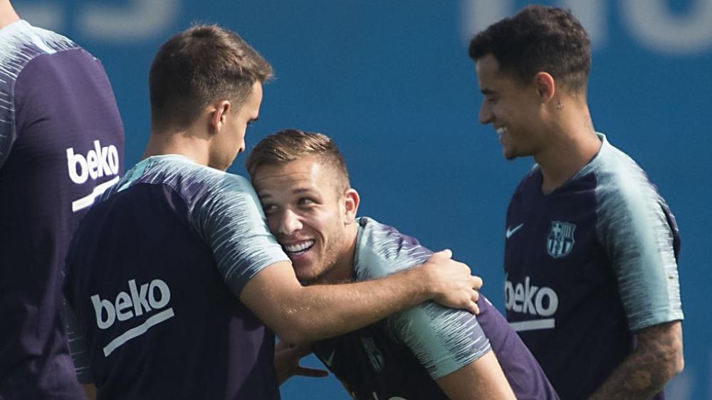 آرثر مندهش من جماهير برشلونة في التداريب المفتوحة