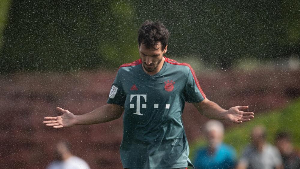 هوملز يختار أفضل مدافع في العالم