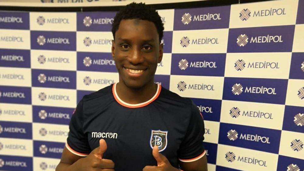 رسمياً | ديمبا با يعود إلى الدوري التركي