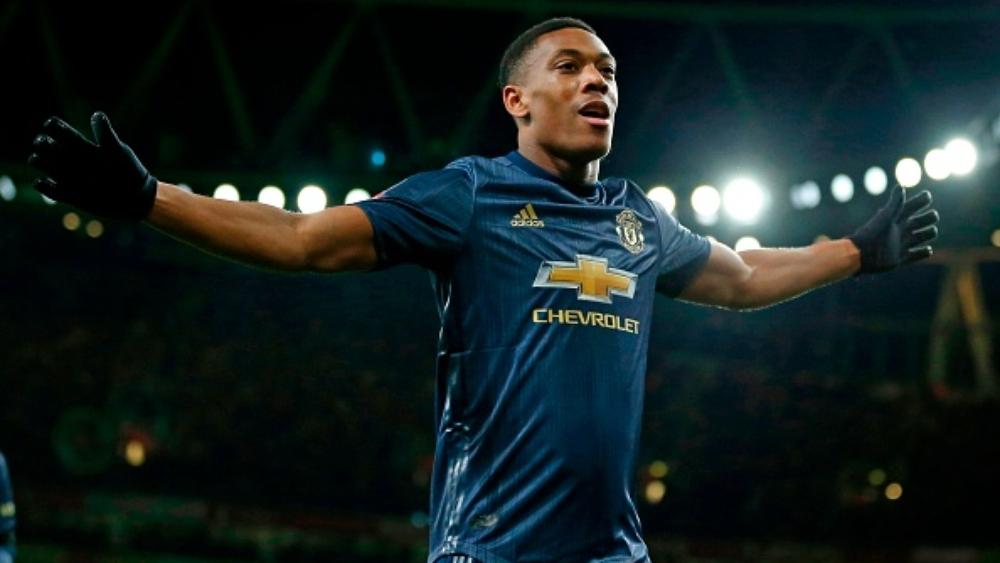 سولسكاير ينصح مارسيال بالسير على خطى رونالدو