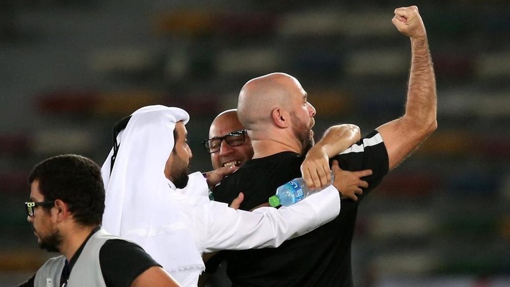 مدرب قطر يصنع "التاريخ" بمعادلة رقم أراجونيس وديل بوسكي