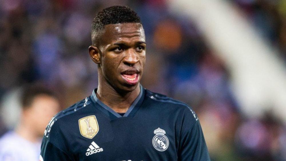 فينيسيوس يتضامن مع ضحايا حريق فلامنجو